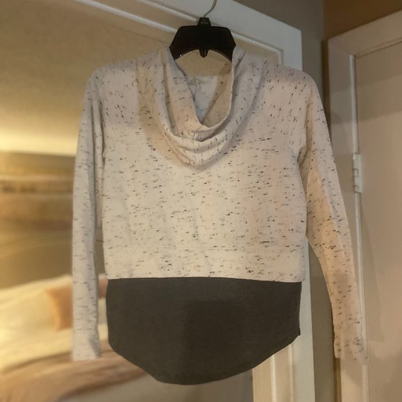 Girls Pullover - Picture 2 of 2